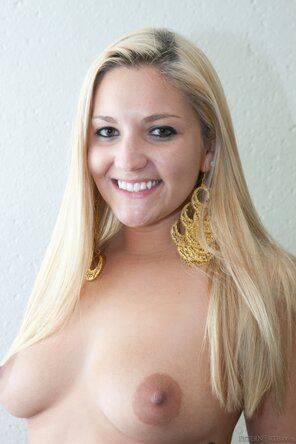 abella noelle hot blonde cum love(AI enhanced) - #30