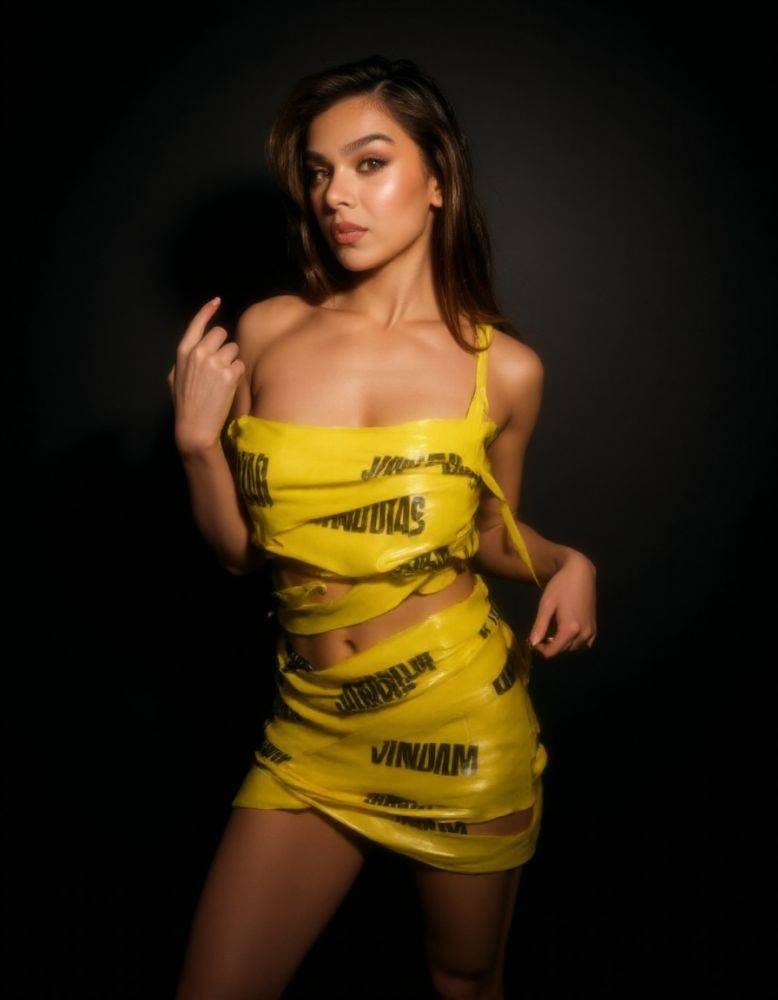 Hailee Steinfeld AI - #1