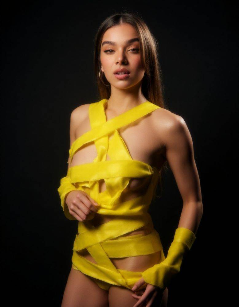 Hailee Steinfeld AI - #7