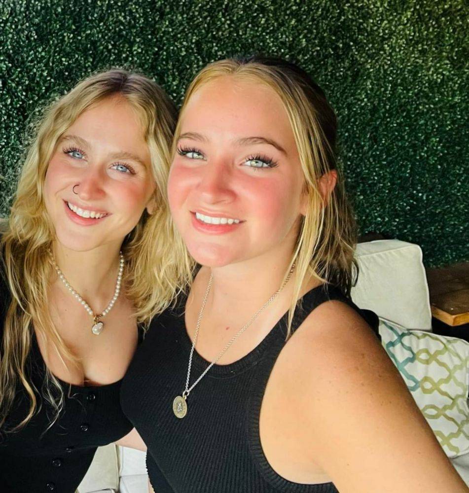 Hot mom and daughters cock trib AI face swap pictures videos - #19