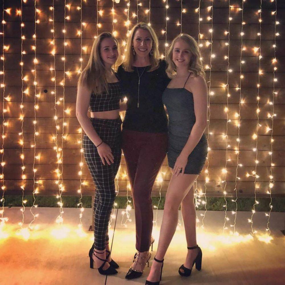 Hot mom and daughters cock trib AI face swap pictures videos - #10