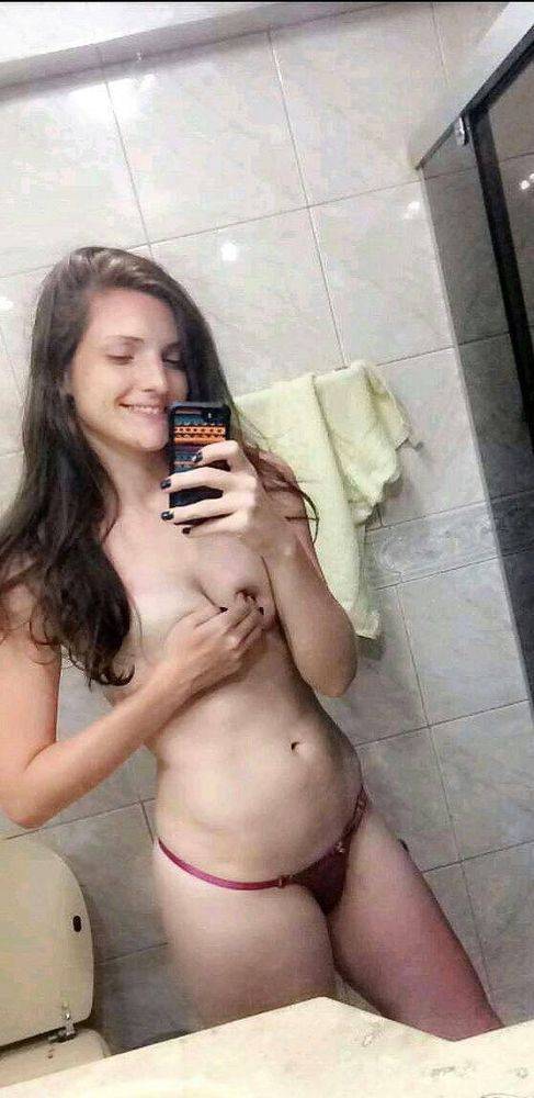 Ex puta de um mano, qria vazar a cadela ent tá ai, essa vadia merece ser bem humilhada e arrombada - #6