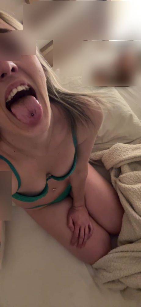 Grosse chienne que j’ai dresser pour me vider les couilles quand je veux sacré soumise ??? - #10
