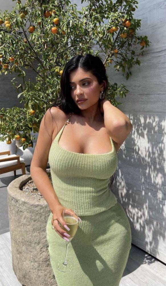 1) Kylie Jenner Ai Generated (Not Real) - #1