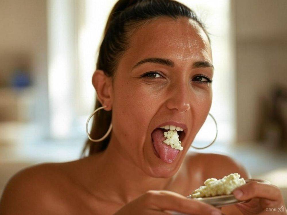 Caterina Balivo and Elettra Lamborghini play with feet and cheese AI - #1