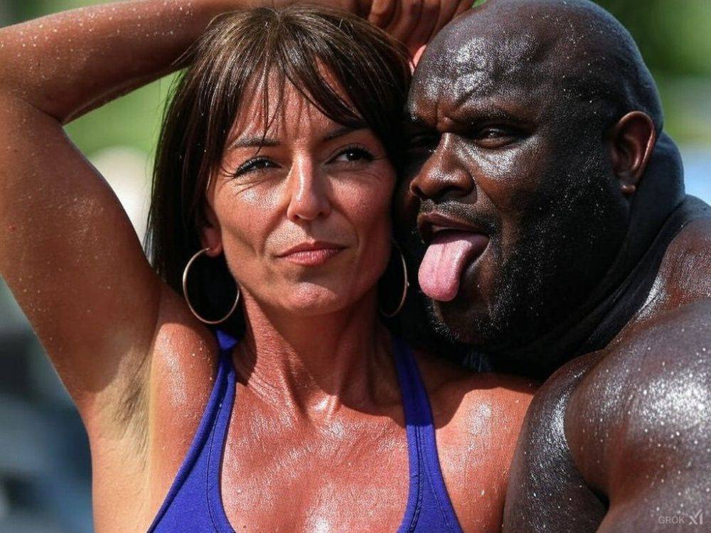 Caterina Balivo Geri Halliwell Victoria Beckham Davina McCall feet armpits AI - #30