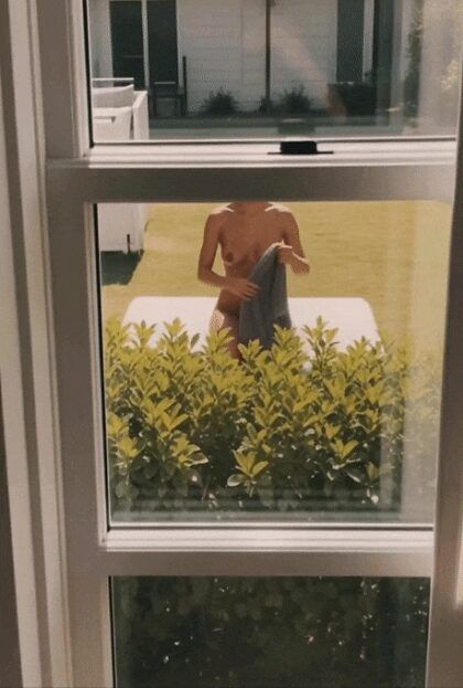 Spying on the neighbourhood pt.2 - #11