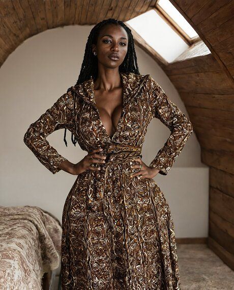 Ebony solo girl with an hourglass figure gets naked in a bedroom - #5