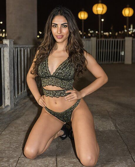 Hot girl with a great body strips naked on a boardwalk in public - #7