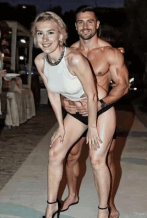 Turkish Blonde Girl Deepfake Gifs - #1