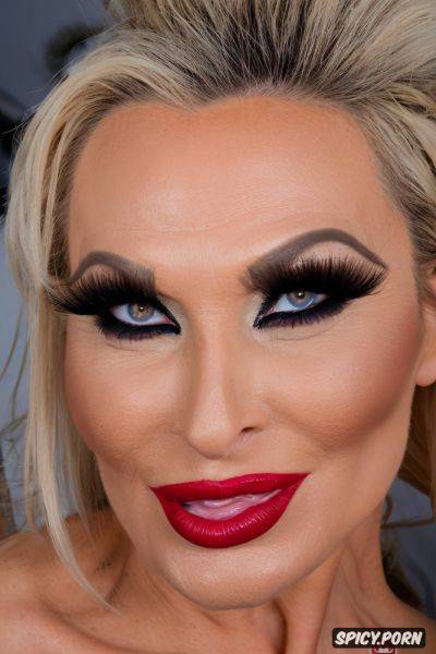 Face closeup, mascara, extremely heavy makeup, false eyelashes - spicy.porn on pornintellect.com