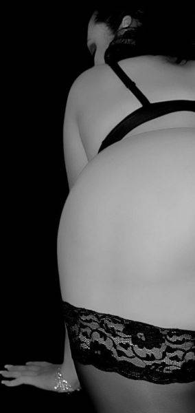 B&W ai - erome.com on pornintellect.com