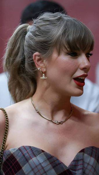Taylor Swift more extreme AI bukkake fake. Cum shower - erome.com on pornintellect.com