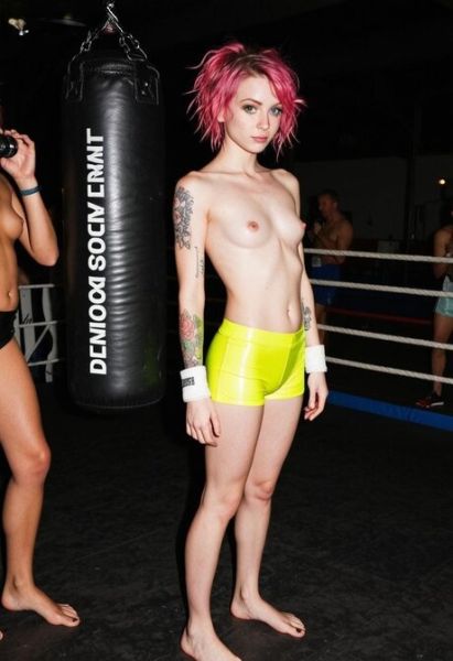 Pink-haired AI generated athlete Makayla shows her skinny body in the ring - pornpics.com on pornintellect.com