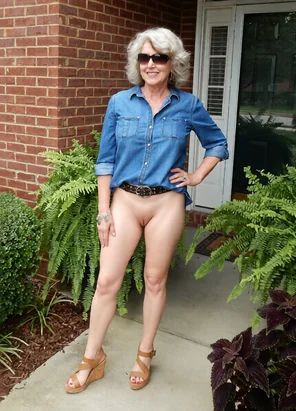 Moms and Milfs - eporner.com on pornintellect.com